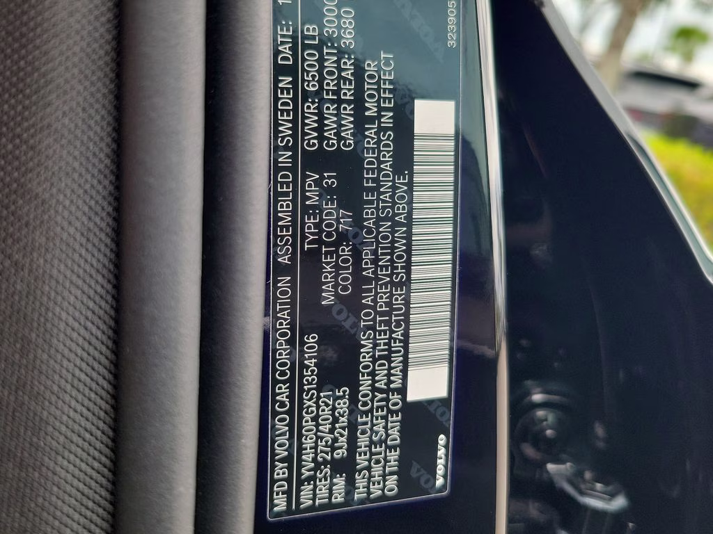 2025 Onyx Black Metallic Volvo XC90 Ultra AWD SUV