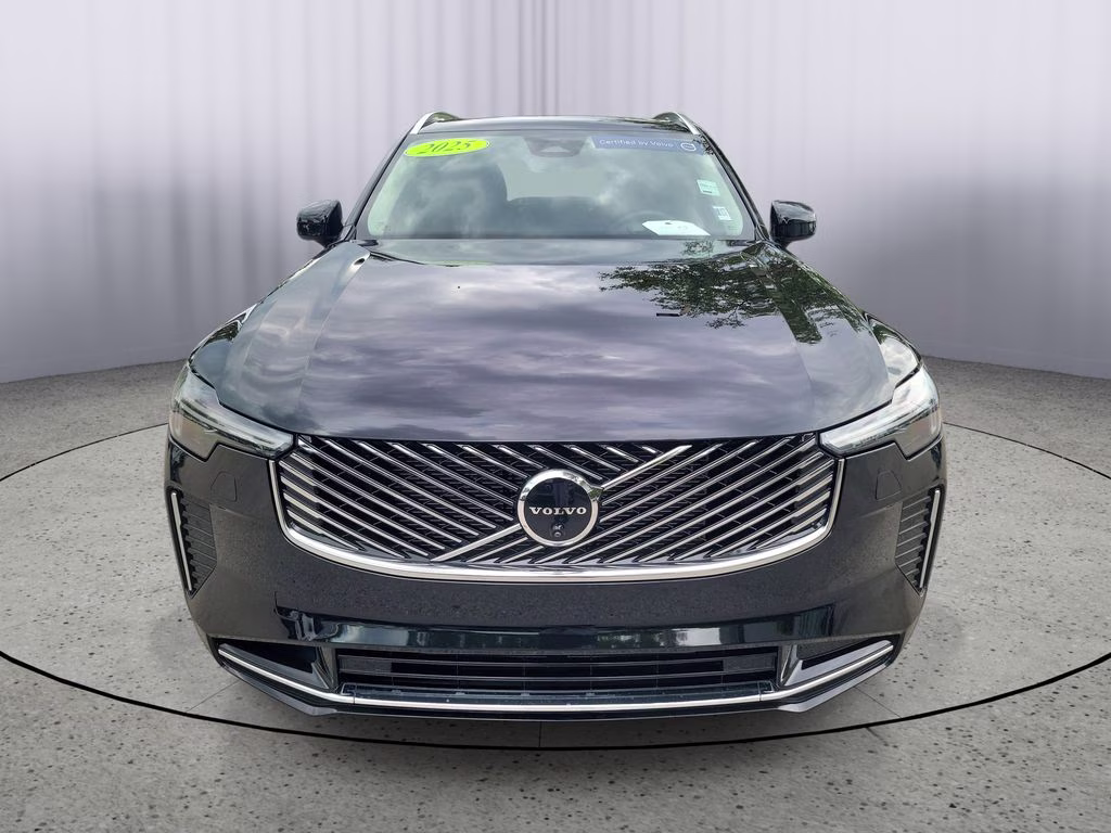 2025 Onyx Black Metallic Volvo XC90 Ultra AWD SUV