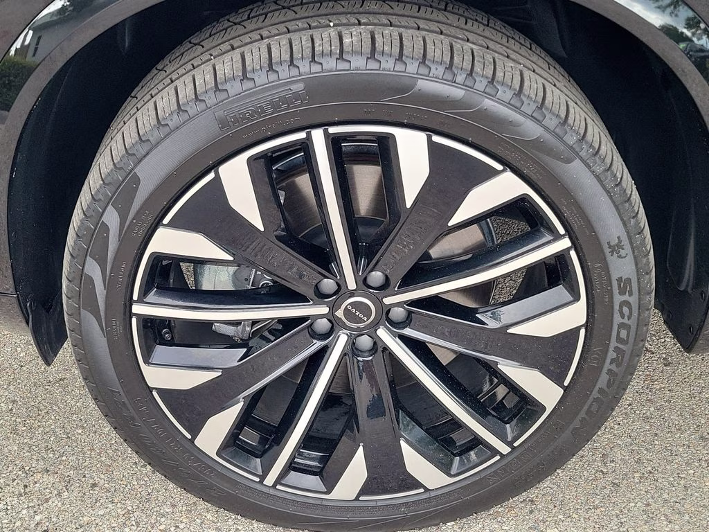 2025 Onyx Black Metallic Volvo XC90 Ultra AWD SUV