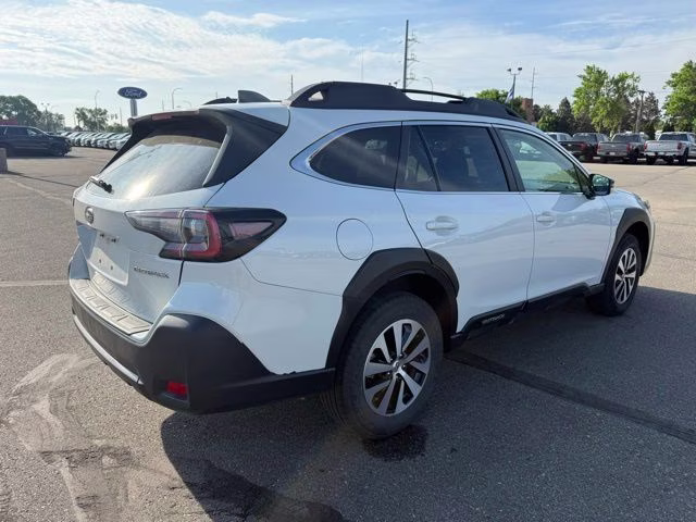 2024 Crystal White Pearl Subaru Outback Premium AWD SUV