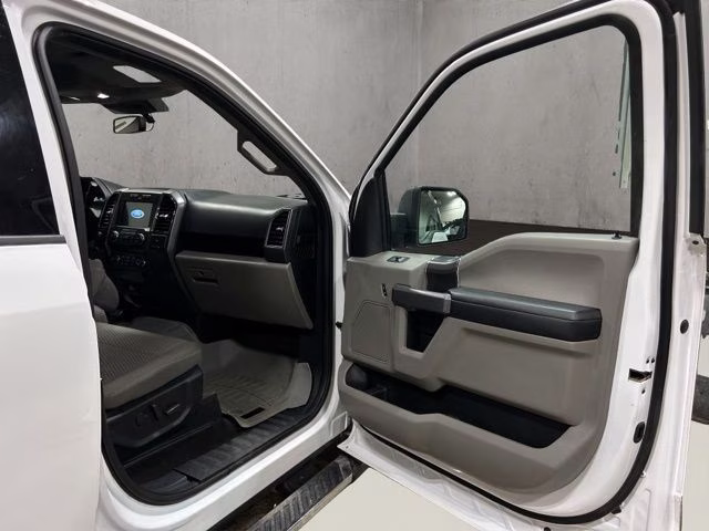 2020 Oxford White Ford F-150 XLT 4X4 Truck