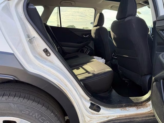 2024 Crystal White Pearl Subaru Outback Premium AWD SUV