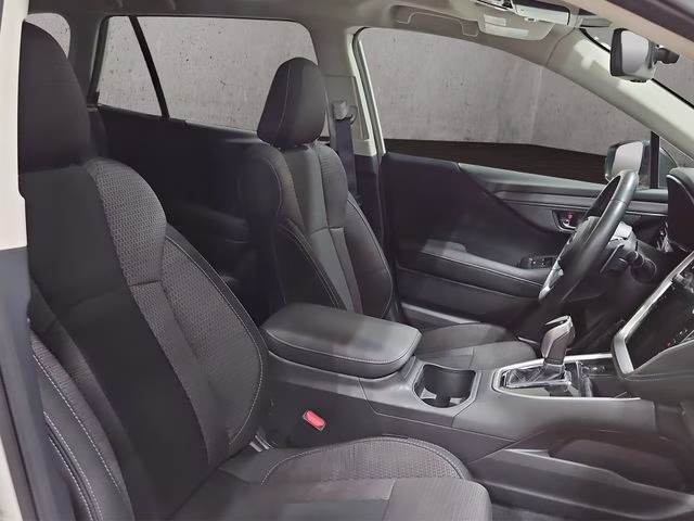 2024 Crystal White Pearl Subaru Outback Premium AWD SUV