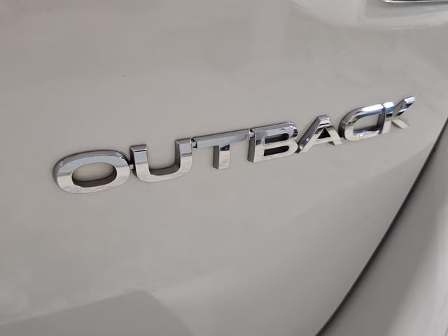 2024 Crystal White Pearl Subaru Outback Premium AWD SUV