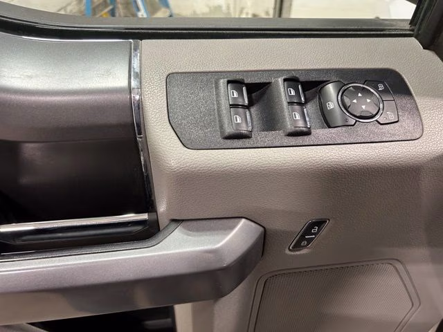 2020 Oxford White Ford F-150 XLT 4X4 Truck