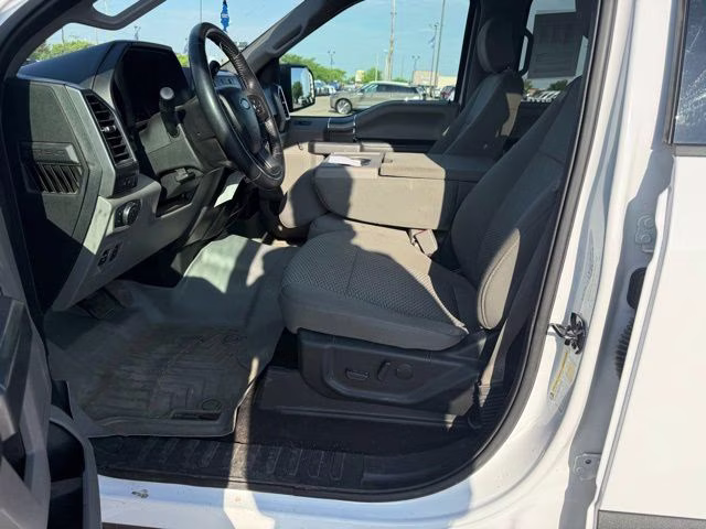 2020 Oxford White Ford F-150 XLT 4X4 Truck
