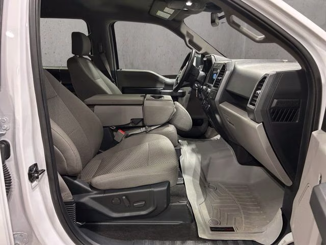 2020 Oxford White Ford F-150 XLT 4X4 Truck