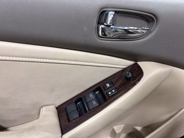 2012 Super Black Nissan Altima 2.5 SL FWD Sedan