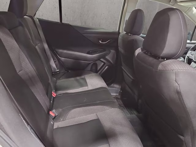 2024 Crystal White Pearl Subaru Outback Premium AWD SUV