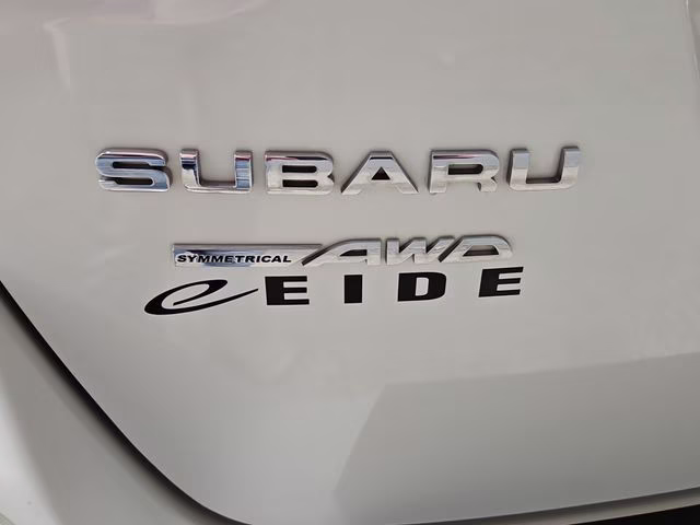 2024 Crystal White Pearl Subaru Outback Premium AWD SUV
