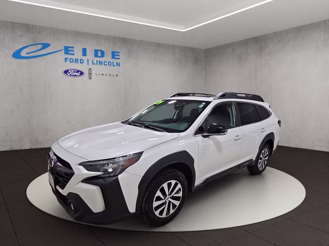 2024 Crystal White Pearl Subaru Outback Premium AWD SUV