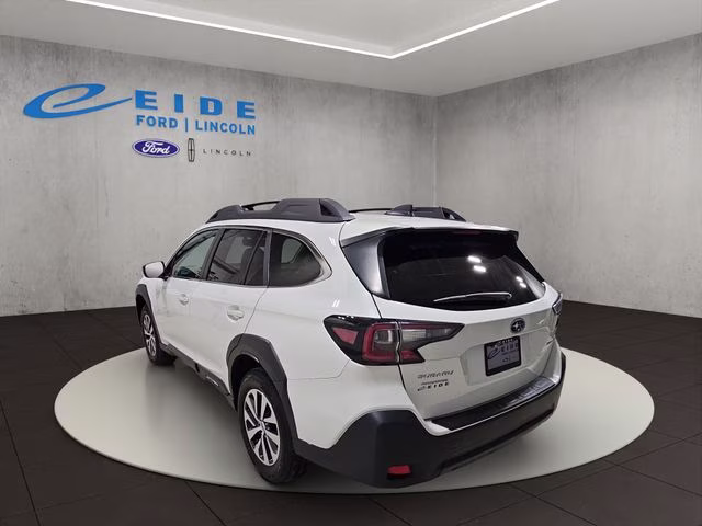 2024 Crystal White Pearl Subaru Outback Premium AWD SUV