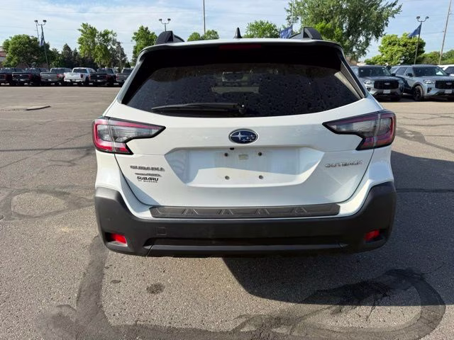 2024 Crystal White Pearl Subaru Outback Premium AWD SUV