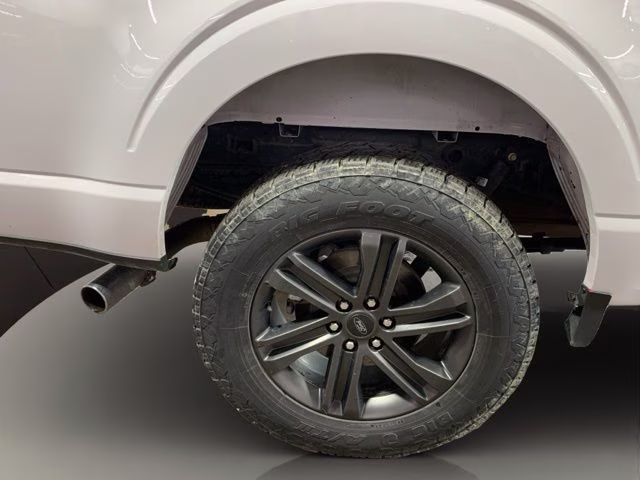 2021 Oxford White Ford F-150 Lariat 4X4 Truck