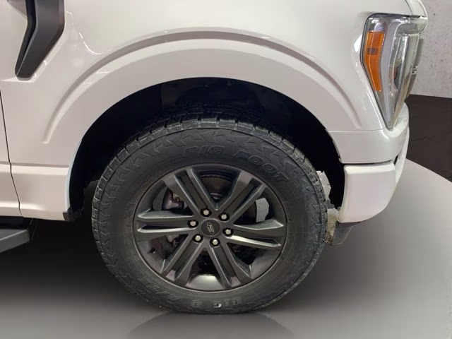 2021 Oxford White Ford F-150 Lariat 4X4 Truck