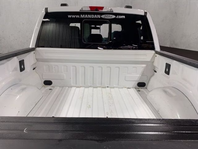 2021 Oxford White Ford F-150 Lariat 4X4 Truck