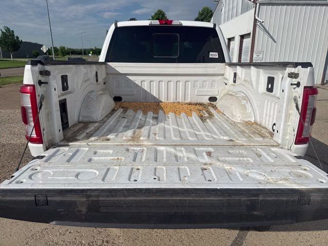 2021 Oxford White Ford F-150 Lariat 4X4 Truck