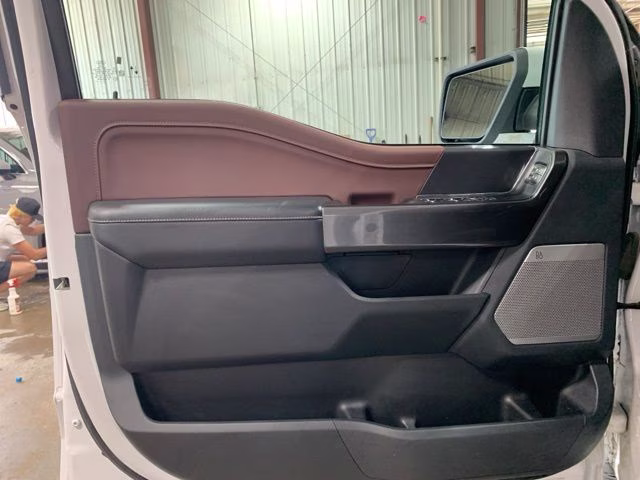 2021 Oxford White Ford F-150 Lariat 4X4 Truck