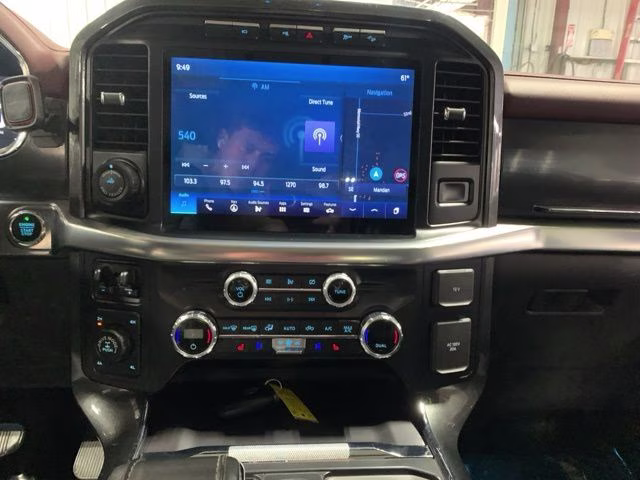 2021 Oxford White Ford F-150 Lariat 4X4 Truck