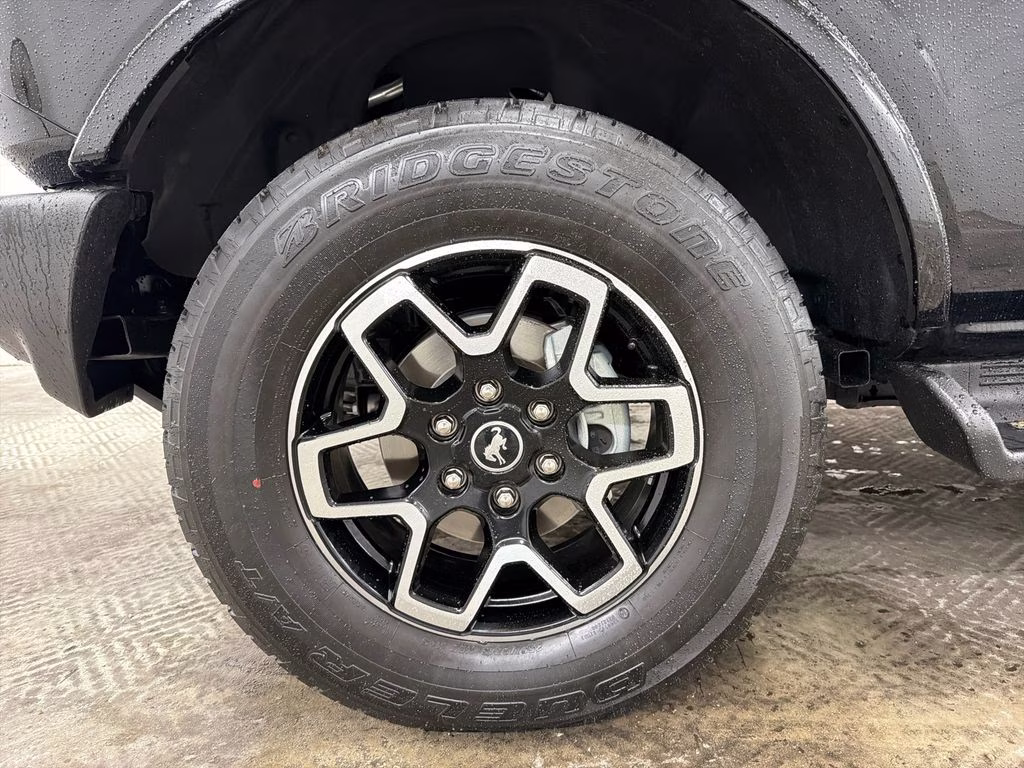 2025 Shadow Black Ford Bronco Outer Banks 4X4 SUV