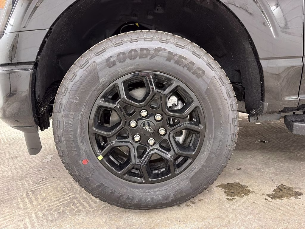 2026 AGATE BLACK Ford F-150 Lariat 4X4 Truck