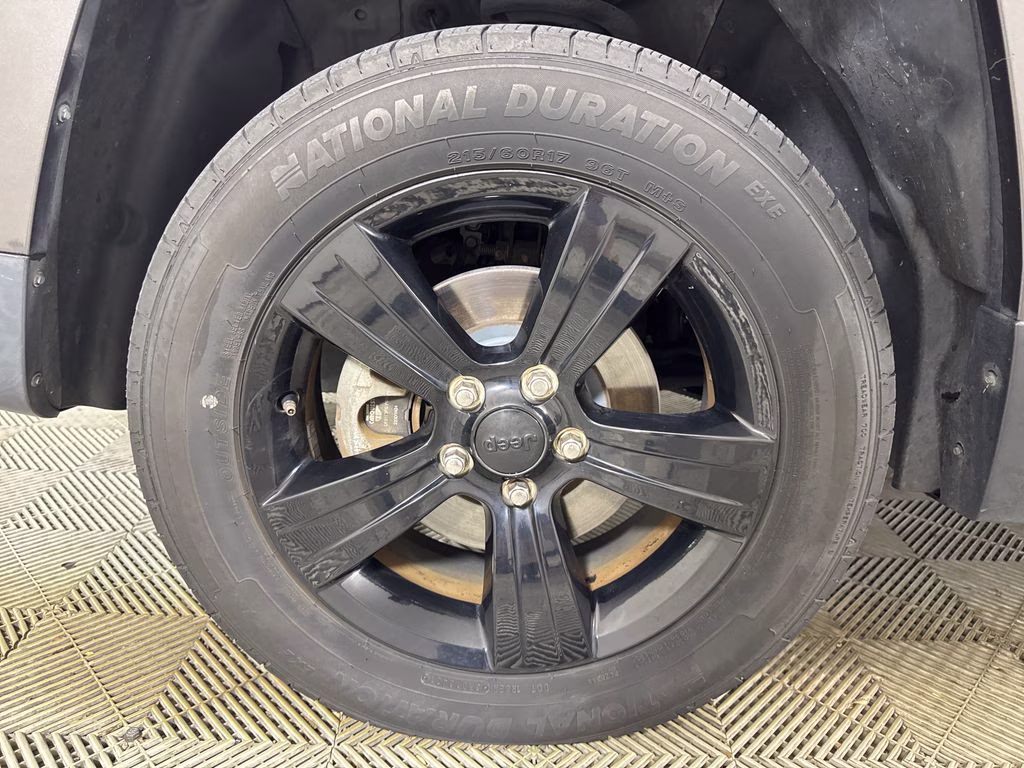 2015 Granite Crystal Metallic Clearcoat Jeep Patriot Sport FWD SUV