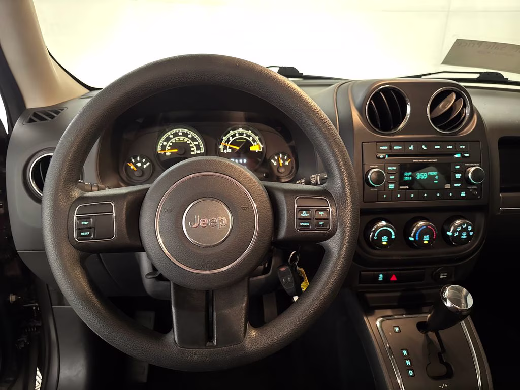 2015 Granite Crystal Metallic Clearcoat Jeep Patriot Sport FWD SUV