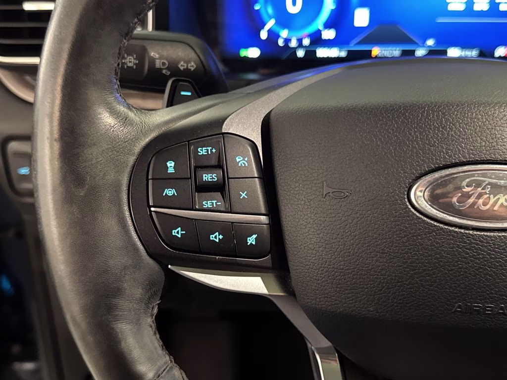 2020 Blue Metallic Ford Explorer Platinum 4X4 SUV