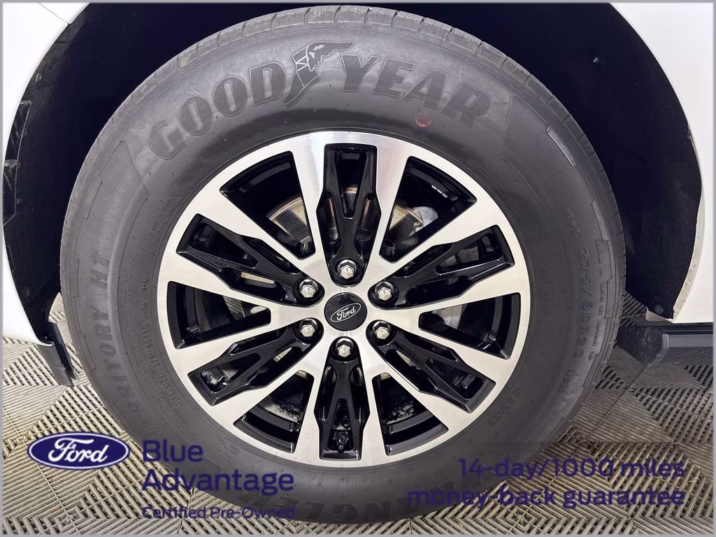 2025 Oxford White Ford Expedition Max Platinum 4X4 SUV
