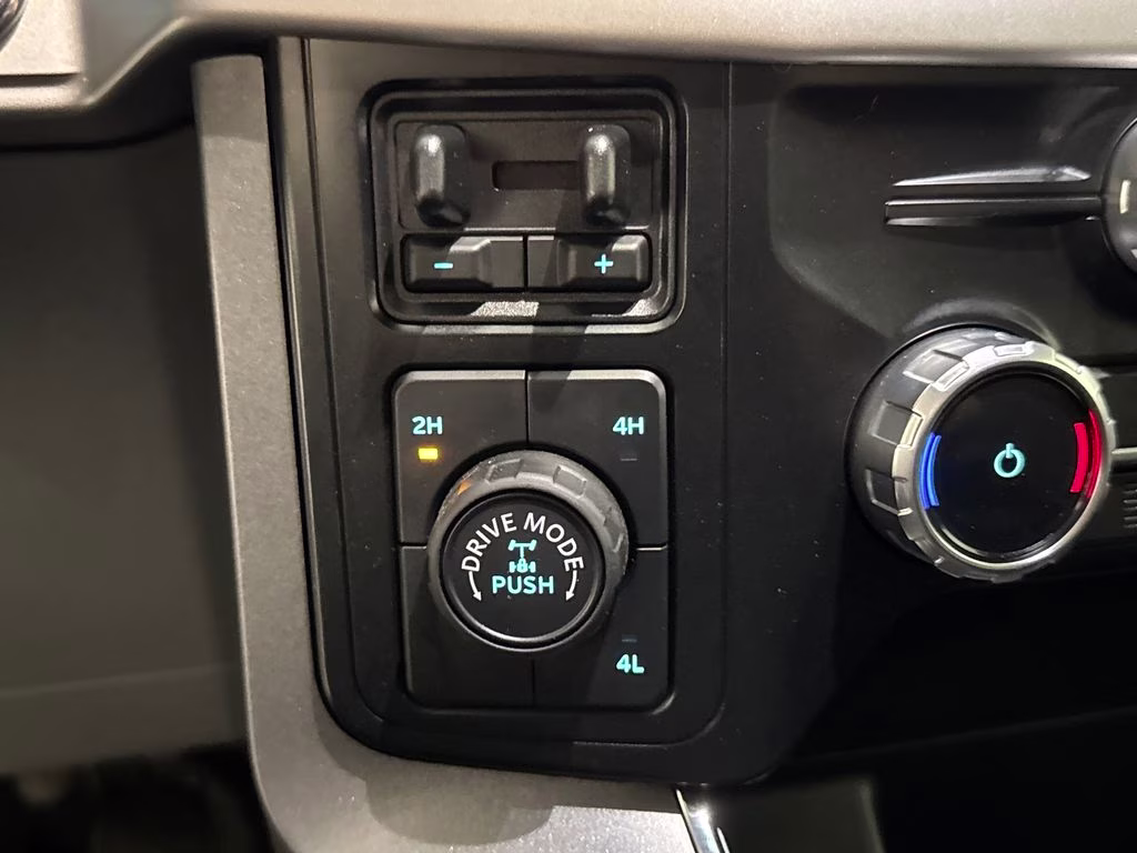 2023 Agate Black Metallic Ford F-150 XLT 4X4 Truck