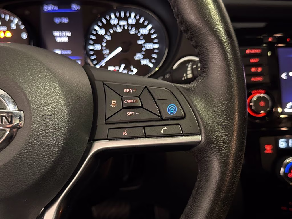 2018 Magnetic Black Nissan Rogue SL FWD SUV