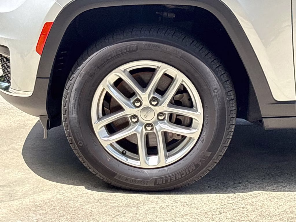 2025 Silver Zynith Jeep Grand Cherokee L Laredo RWD SUV