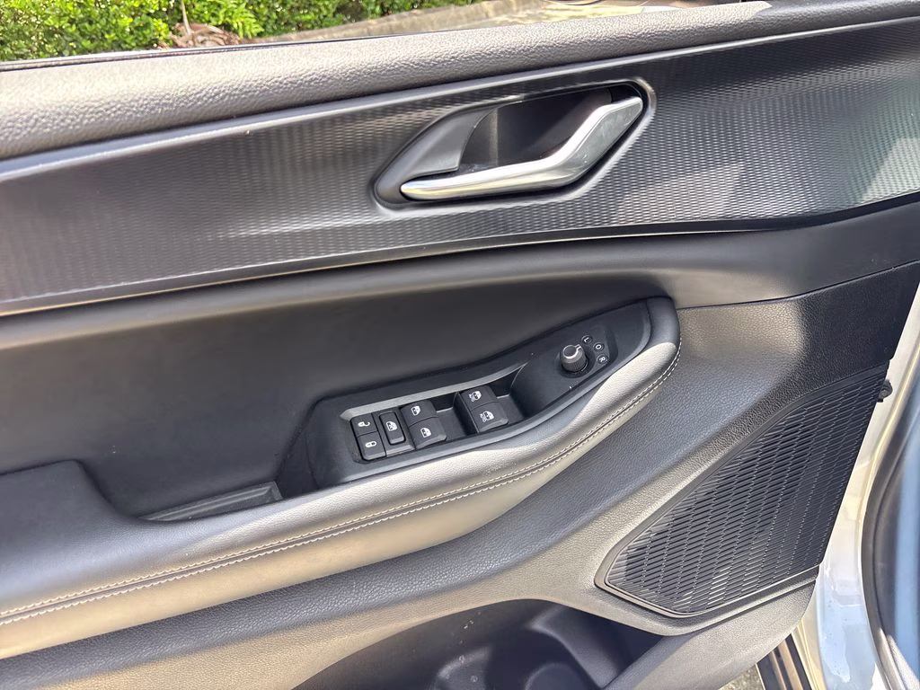 2025 Silver Zynith Jeep Grand Cherokee L Laredo RWD SUV