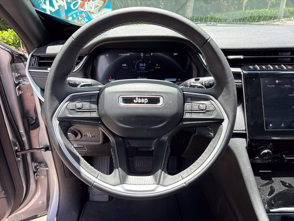 2025 Silver Zynith Jeep Grand Cherokee L Laredo RWD SUV