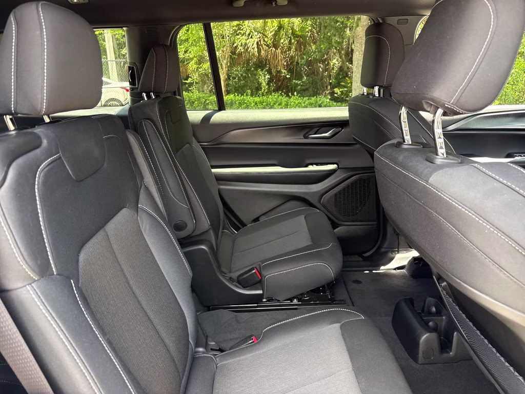2025 Silver Zynith Jeep Grand Cherokee L Laredo RWD SUV