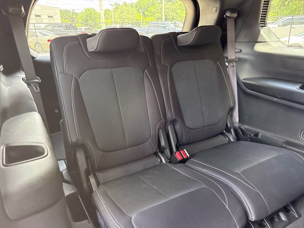 2025 Silver Zynith Jeep Grand Cherokee L Laredo RWD SUV