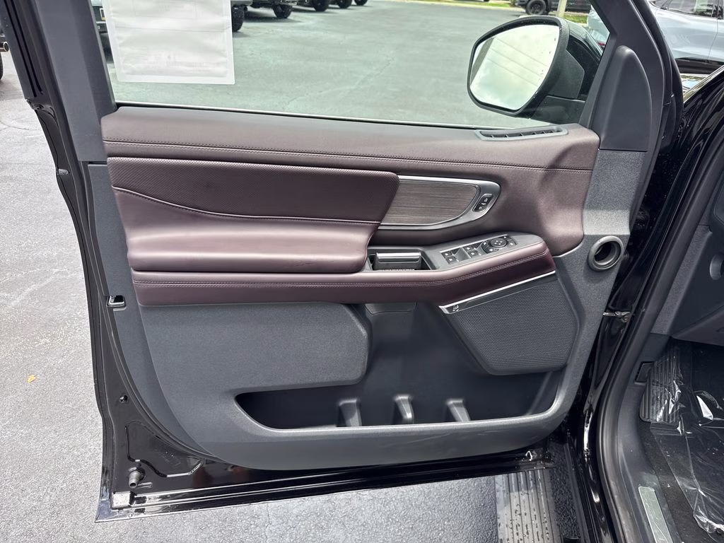2026 Agate Black Metallic Ford Expedition Max Platinum 4X4 SUV