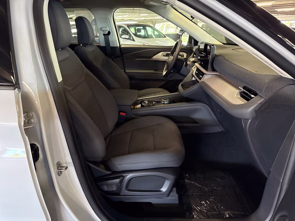 2026 White Metallic Ford Explorer Active RWD SUV