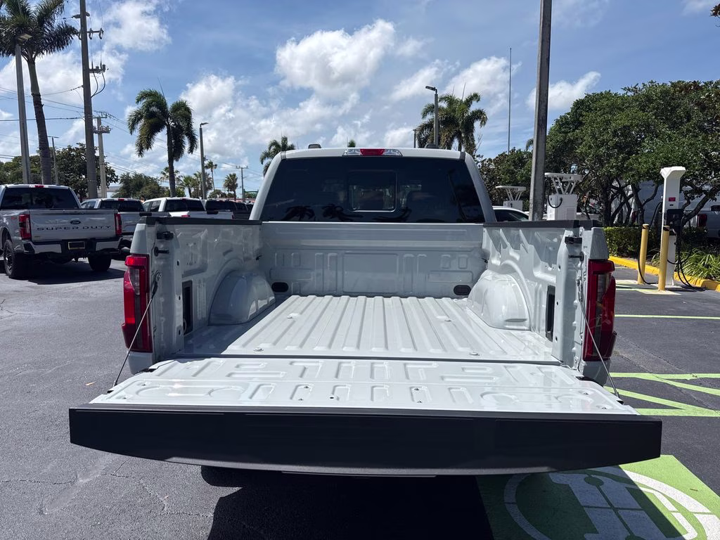 2026 Avalanche Ford F-150 XLT 4X4 Truck