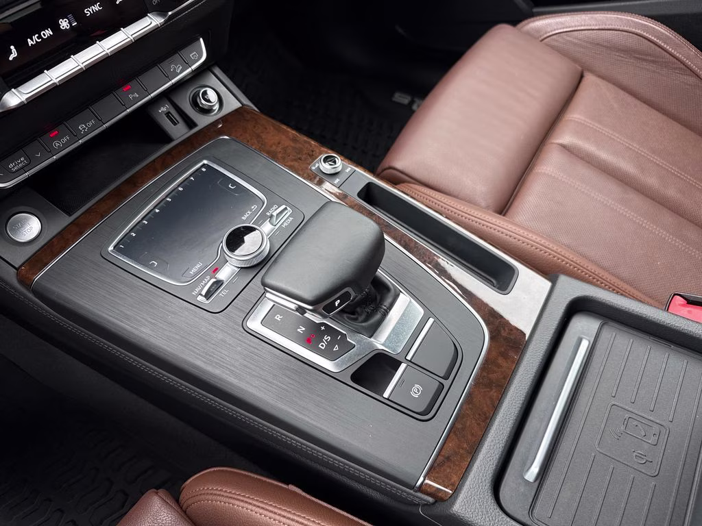2020 Moonlight Blue Metallic Audi Q5 45 Premium Plus AWD SUV