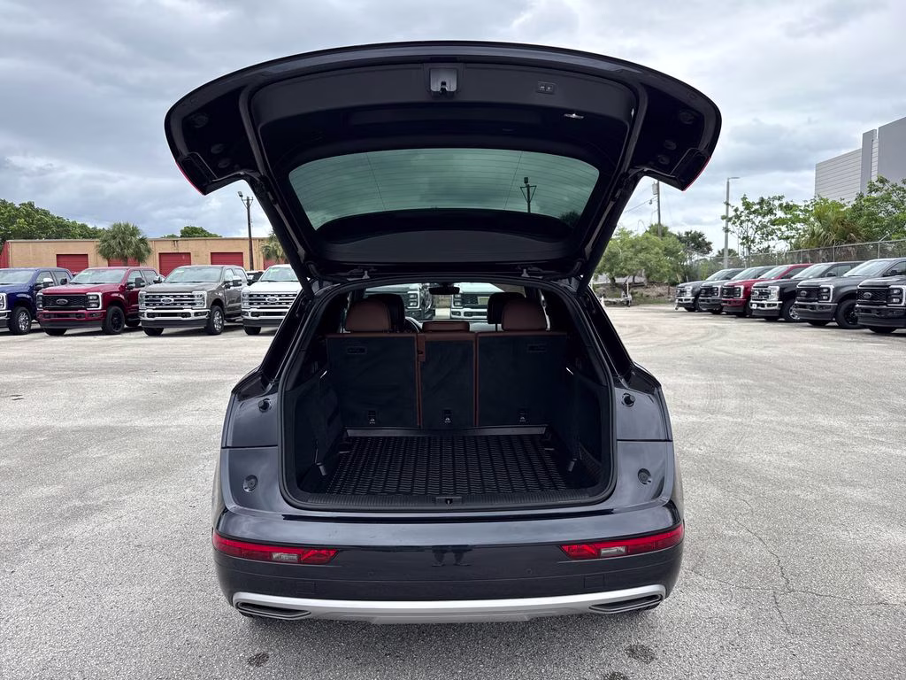 2020 Moonlight Blue Metallic Audi Q5 45 Premium Plus AWD SUV