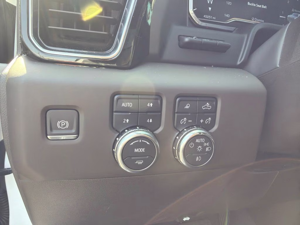 2023 Summit White GMC Sierra 1500 Denali 4X4 Truck