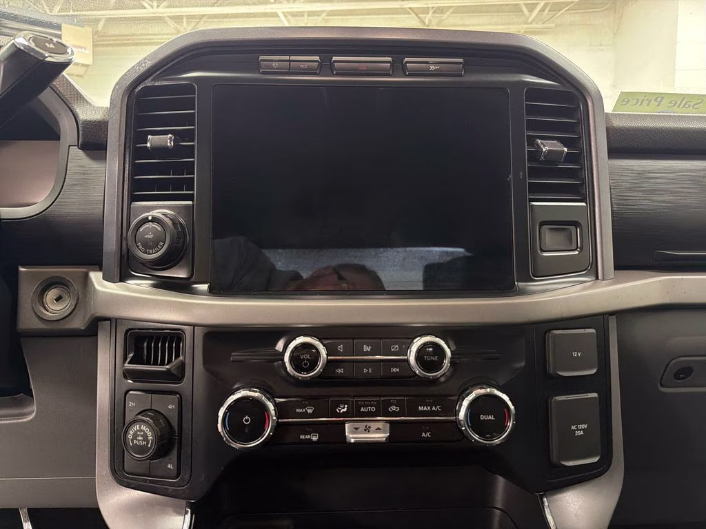 2024 Agate Black Metallic Ford F-150 XLT 4X4 Truck