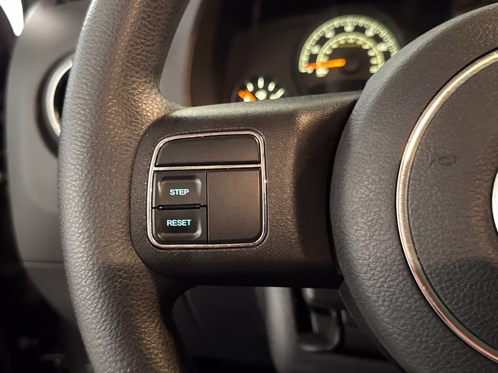 2015 Granite Crystal Metallic Clearcoat Jeep Patriot Sport FWD SUV