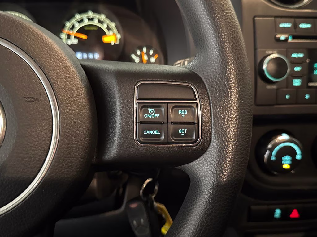 2015 Granite Crystal Metallic Clearcoat Jeep Patriot Sport FWD SUV