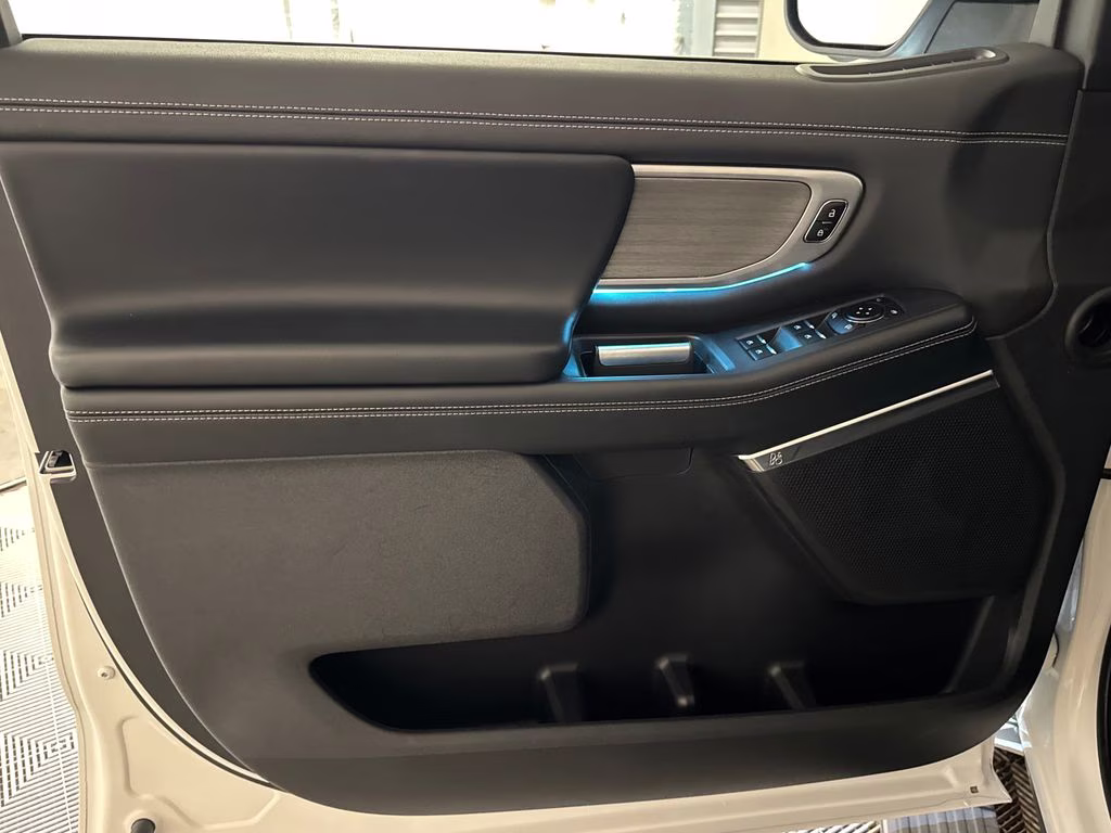 2025 Oxford White Ford Expedition Max Platinum 4X4 SUV
