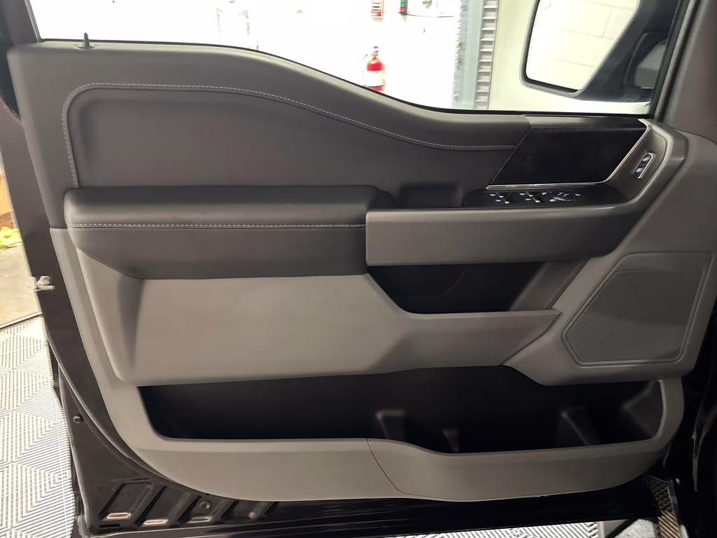 2023 Agate Black Metallic Ford F-150 XLT 4X4 Truck