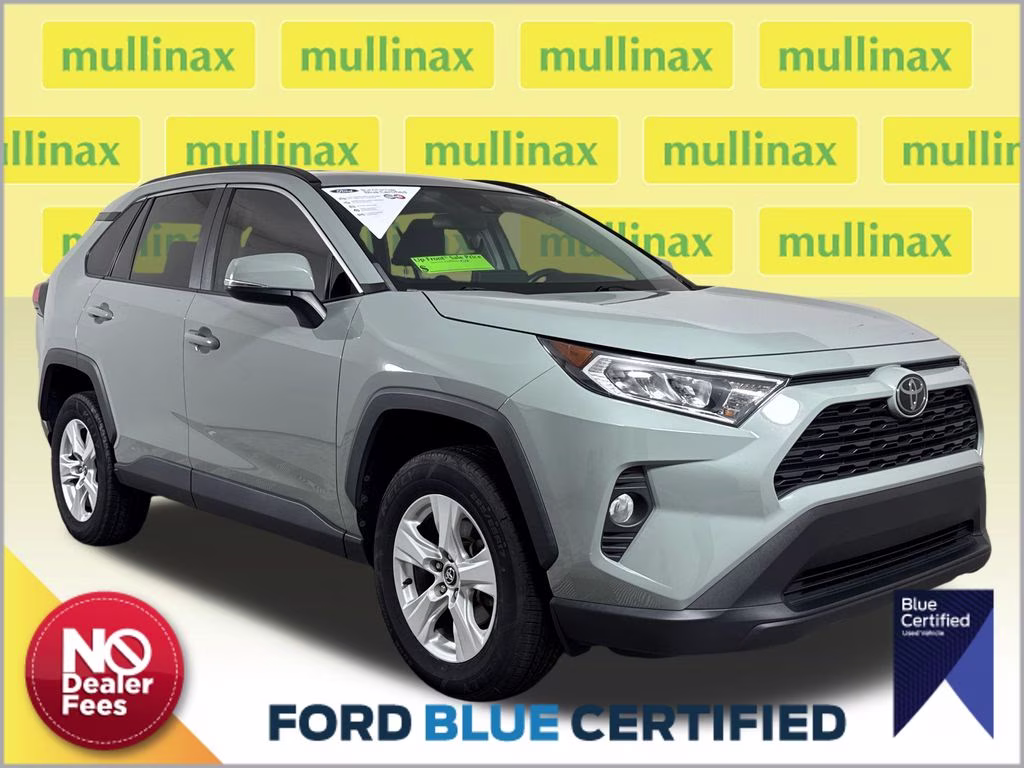 2020 Toyota RAV4 XLE FWD's photo