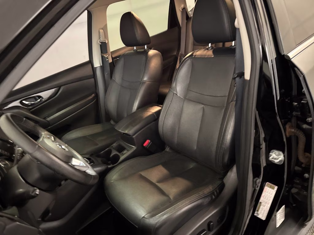 2018 Magnetic Black Nissan Rogue SL FWD SUV