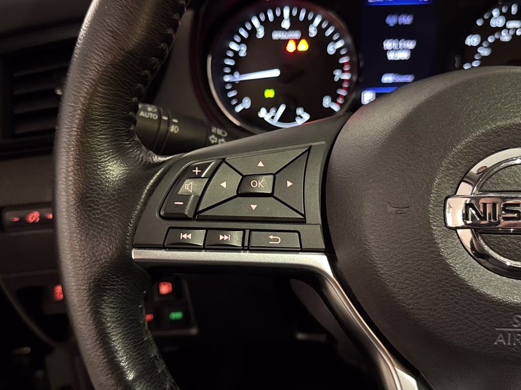 2018 Magnetic Black Nissan Rogue SL FWD SUV